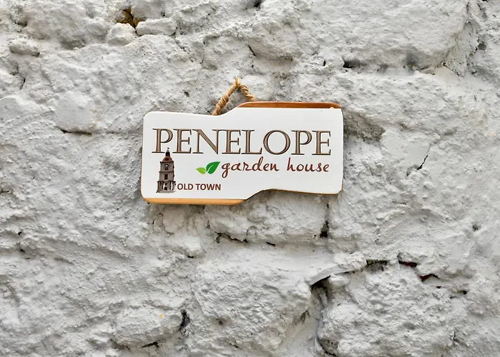 Penelope Garden House Old Town